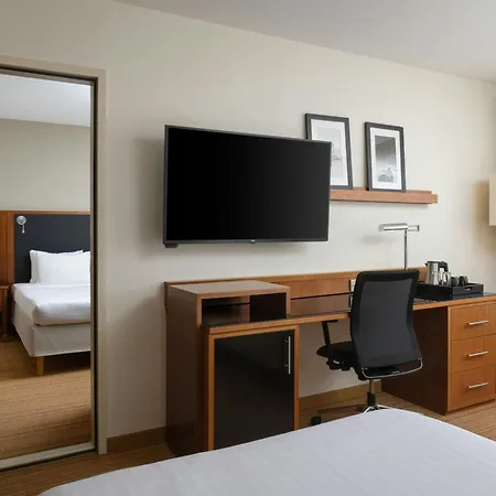 Courtyard By Marriott Toulouse Airport Hotel Buitenkant foto