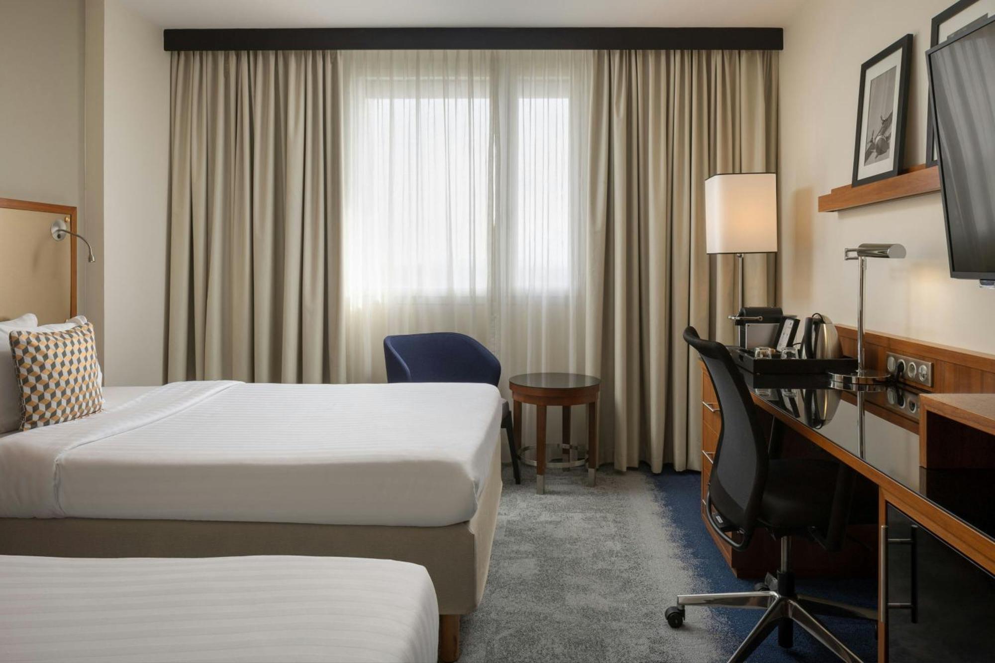 Courtyard By Marriott Airport Tolosa