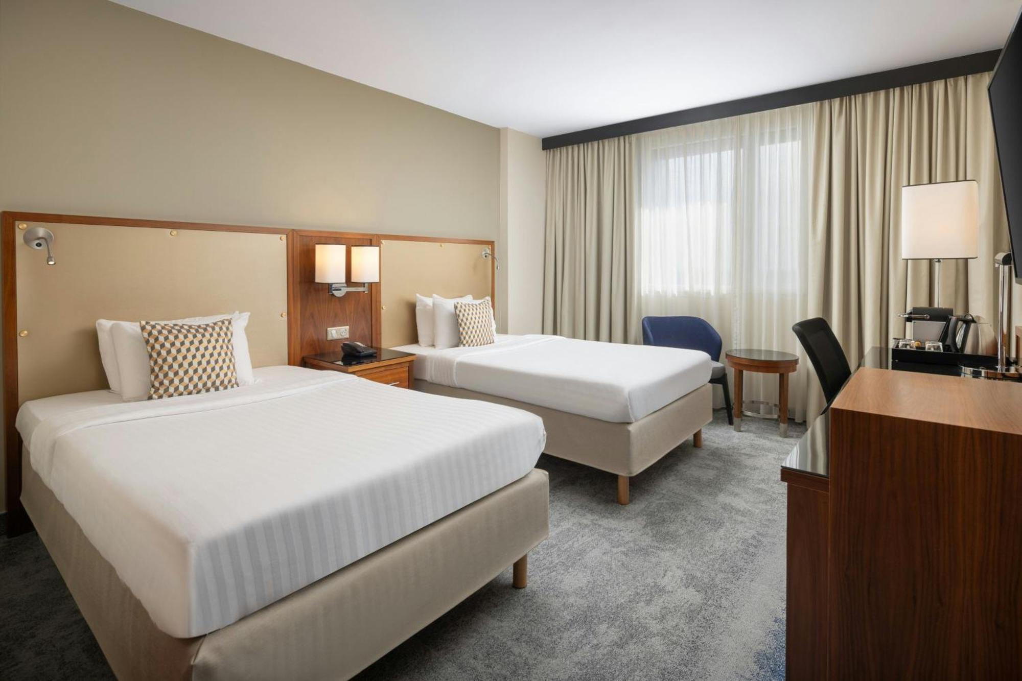 Courtyard By Marriott Airport 4* Tolosa