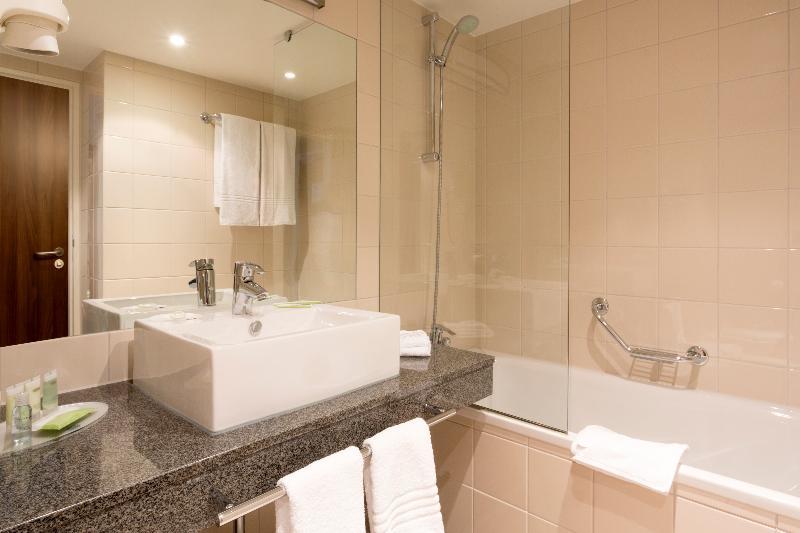 Hotel Courtyard By Marriott Airport 4*