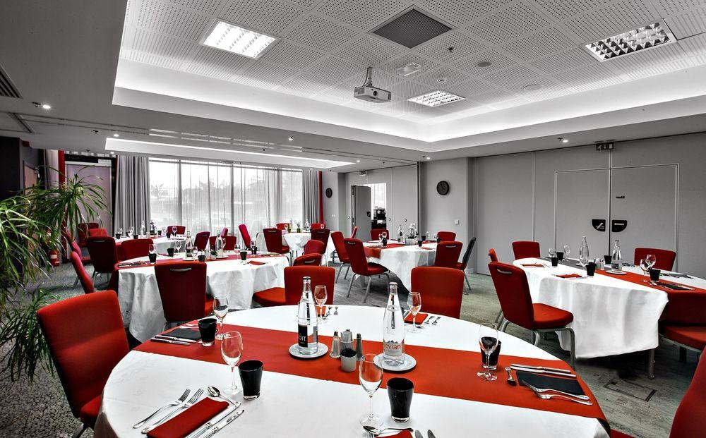 Courtyard By Marriott Airport Hotel 4*