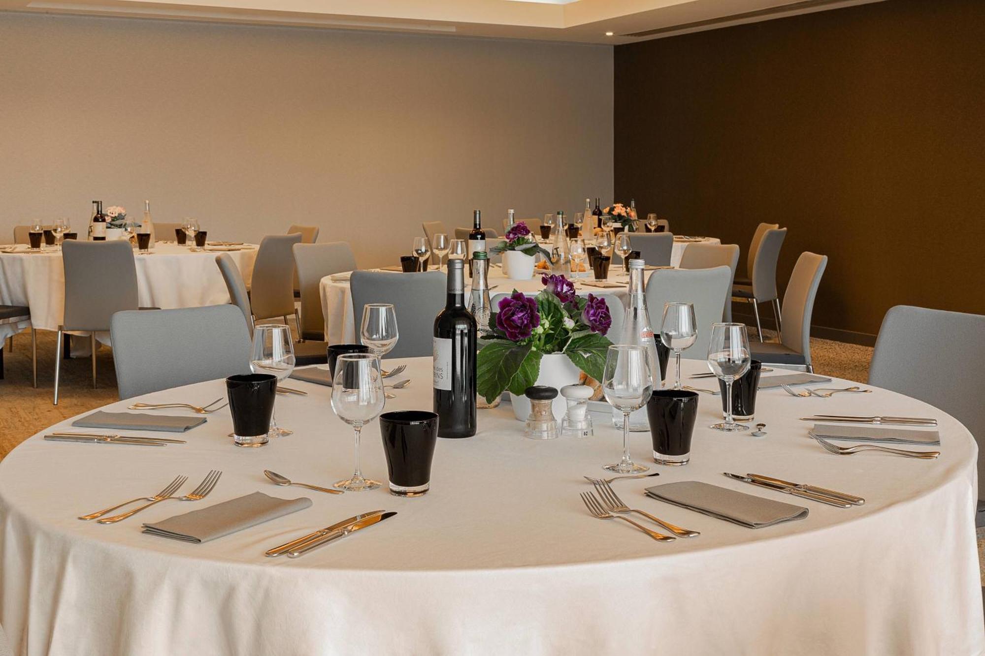 Hotel Courtyard By Marriott Airport 4*