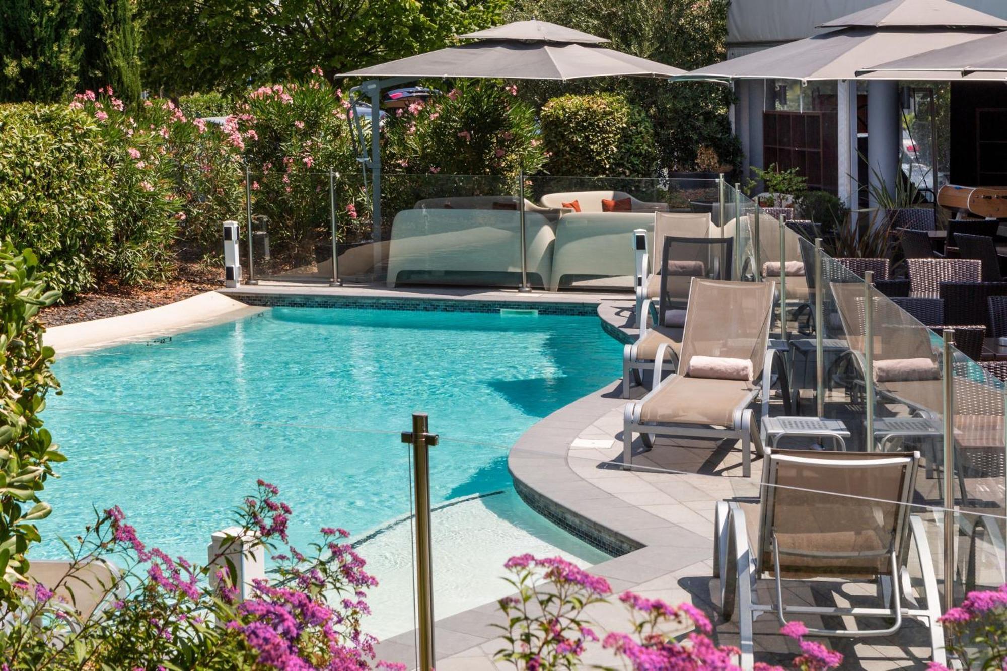 Courtyard By Marriott Airport 4*
