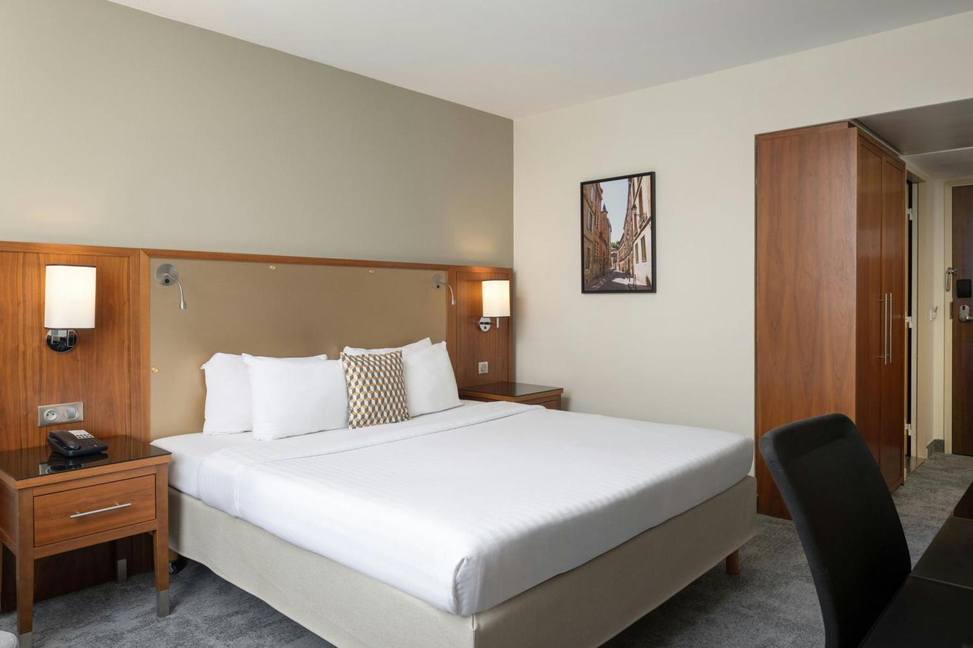 Courtyard By Marriott Airport 4*